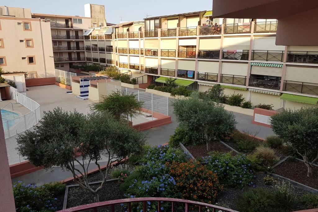 Jolies Studios Avec Piscines Et Parking Prive 800M De La Plage Le Grau Du Roi Esterno foto